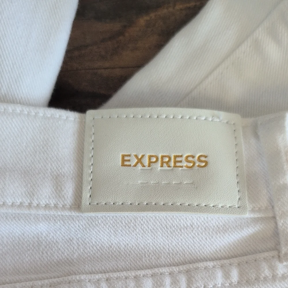 Express Women's Crisp White Mid Rise 70s Flare Jeans 8L       P247 - Picture 11 of 15